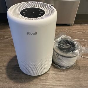 Levoit Vista 200 Air Purifier + a new filter